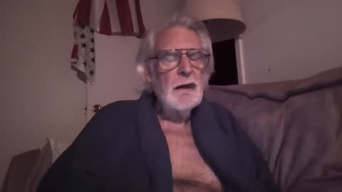 Snapshot of alphauniform chatting on 19, 1, 2025 AlphaUniform online show from 19, 1, 2025