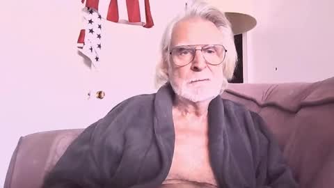 Snapshot of alphauniform chatting on 22, 2, 2025 AlphaUniform online show from 22, 2, 2025