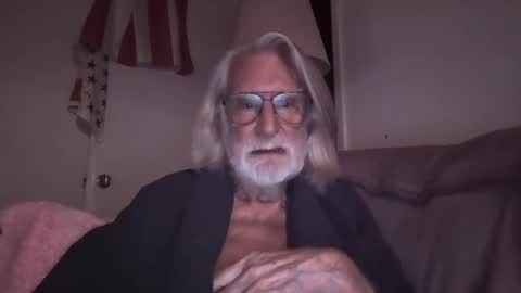 Snapshot of alphauniform chatting on 16, 9, 2025 AlphaUniform online show from 16, 9, 2025
