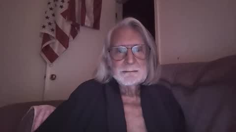 Snapshot of alphauniform chatting on 12, 3, 2026 AlphaUniform online show from 12, 3, 2026