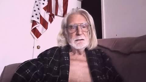 Snapshot of alphauniform chatting on 18, 3, 2026 AlphaUniform online show from 18, 3, 2026