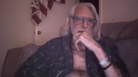 Snapshot of alphauniform chatting on 1, 4, 2026 AlphaUniform online show from 1, 4, 2026