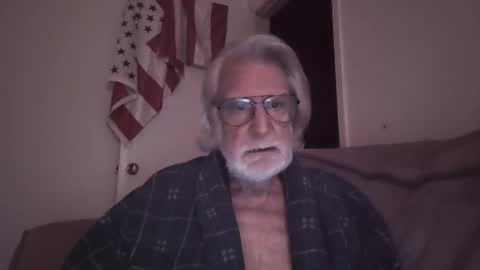 Snapshot of alphauniform chatting on 20, 4, 2026 AlphaUniform online show from 20, 4, 2026