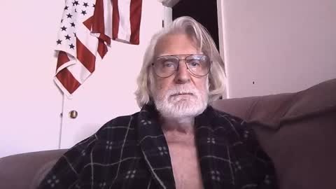 Snapshot of alphauniform chatting on 22, 4, 2026 AlphaUniform online show from 22, 4, 2026