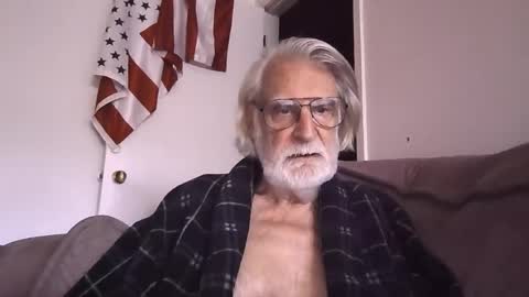 Snapshot of alphauniform chatting on 23, 4, 2026 AlphaUniform online show from 23, 4, 2026