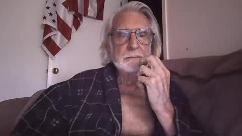 Snapshot of alphauniform chatting on 25, 4, 2026 AlphaUniform online show from 25, 4, 2026