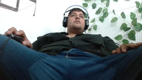 Snapshot of altairstudiosboy chatting on 8, 11, 2025 Jhosep online show from 8, 11, 2025