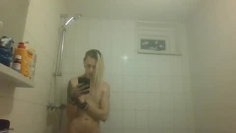 Snapshot of altboy010 chatting on 1, 1, 2025 altboy010 online show from 1, 1, 2025