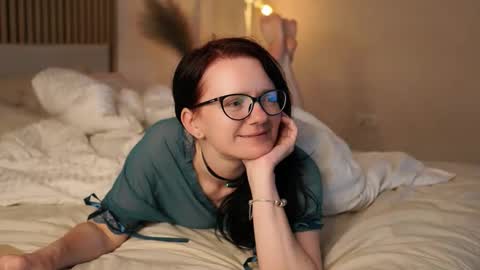 Snapshot of alucidreaming chatting on 27, 4, 2026 Lucid Dreaming online show from 27, 4, 2026