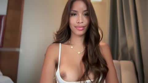 Snapshot of aluv2lust chatting on 26, 11, 2025 Mika online show from 26, 11, 2025