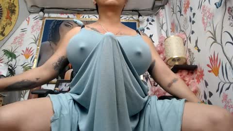 SARAHEYHEYHUGECOCK online show from 3, 2, 2025