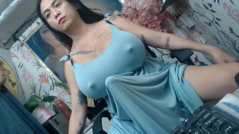 SARAHEYHEYHUGECOCK online show from 18, 11, 2025