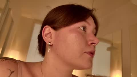 Snapshot of alwayssunnny chatting on 4, 7, 2026 Lilu online show from 4, 7, 2026