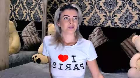 Snapshot of alyblonde chatting on 18, 12, 2024 aly online show from 18, 12, 2024