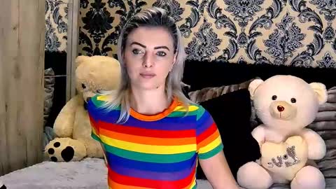 Snapshot of alyblonde chatting on 19, 12, 2024 aly online show from 19, 12, 2024