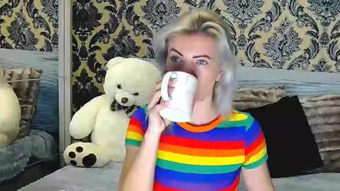 Snapshot of alyblonde chatting on 1, 3, 2025 aly online show from 1, 3, 2025