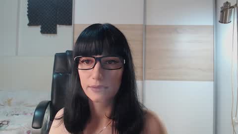 Snapshot of alycetn chatting on 4, 10, 2025 Alice online show from 4, 10, 2025