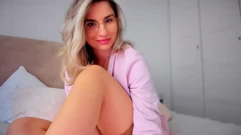 Snapshot of alymiss chatting on 27, 4, 2026 alymiss online show from 27, 4, 2026