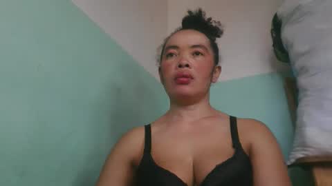 Snapshot of alypierette chatting on 1, 4, 2026 alypierette online show from 1, 4, 2026