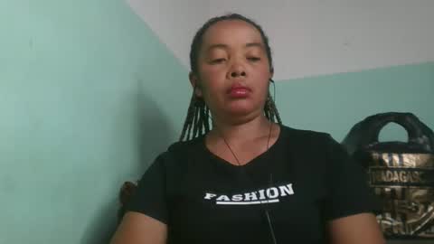 Snapshot of alypierette chatting on 9, 4, 2026 alypierette online show from 9, 4, 2026