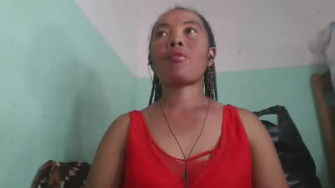 Snapshot of alypierette chatting on 12, 4, 2026 alypierette online show from 12, 4, 2026