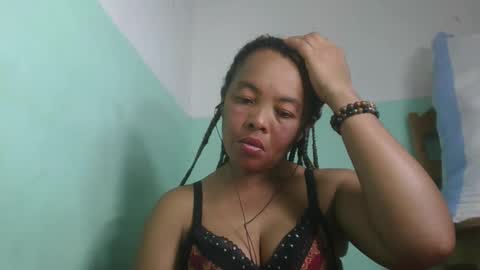 Snapshot of alypierette chatting on 20, 4, 2026 alypierette online show from 20, 4, 2026