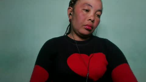 Snapshot of alypierette chatting on 24, 6, 2026 alypierette online show from 24, 6, 2026
