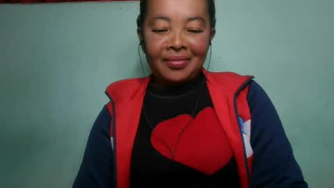 Snapshot of alypierette chatting on 28, 6, 2026 alypierette online show from 28, 6, 2026