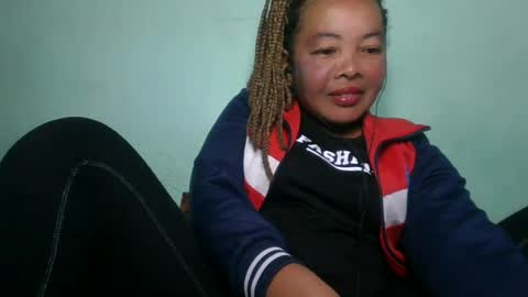Snapshot of alypierette chatting on 3, 7, 2026 alypierette online show from 3, 7, 2026