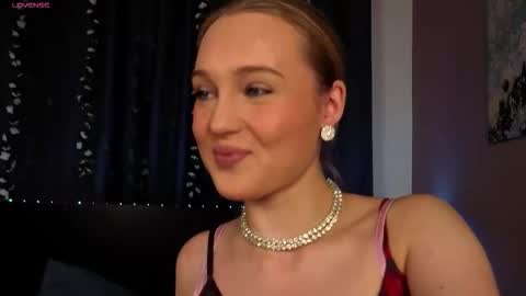 Snapshot of alyshaperkowski chatting on 10, 10, 2025 Vanessa online show from 10, 10, 2025