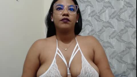 Snapshot of alyson_milf chatting on 30, 1, 2025 alyson online show from 30, 1, 2025