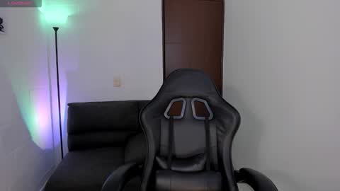 Snapshot of alysonn_conner chatting on 28, 10, 2025 Alyson online show from 28, 10, 2025