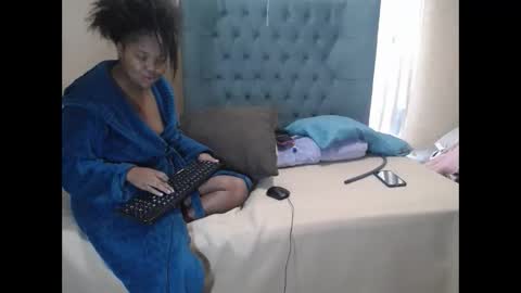 Snapshot of alyssabrownx chatting on 1, 5, 2026 alyssabrownx online show from 1, 5, 2026