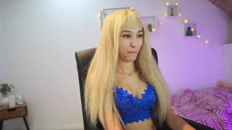 Snapshot of amai__liu chatting on 28, 10, 2025 Amai Liu online show from 28, 10, 2025