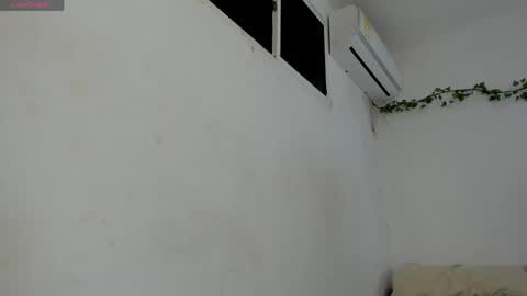 Snapshot of amaia_baez chatting on 16, 4, 2026 AMAIA online show from 16, 4, 2026