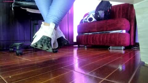 anny online show from 8, 11, 2025