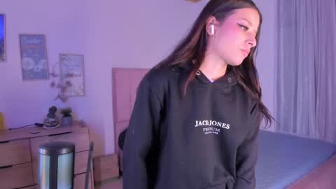 Snapshot of amaia_daniells chatting on 5, 3, 2025 B I A N C A online show from 5, 3, 2025