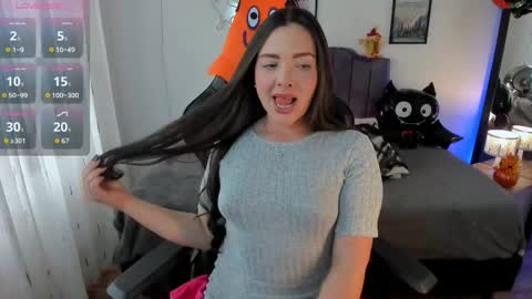 Snapshot of amaia_monet chatting on 23, 10, 2025 Hi Im AmaiaHelp me reach 100 likes online show from 23, 10, 2025