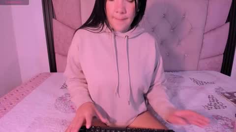 Snapshot of amaiarojas7 chatting on 28, 9, 2025 Amaia online show from 28, 9, 2025