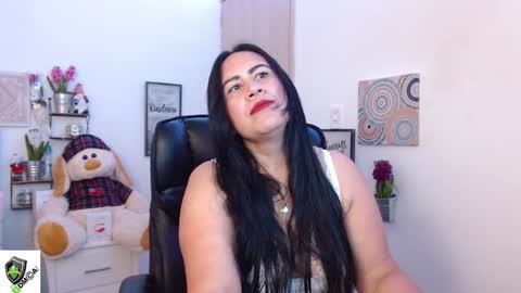 Snapshot of amalia_brunette chatting on 6, 12, 2024 AMALIA online show from 6, 12, 2024