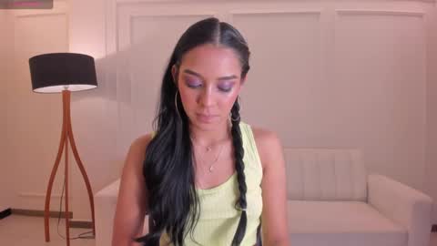 Snapshot of amalia_cruss chatting on 2, 10, 2025 Amalia cruss online show from 2, 10, 2025