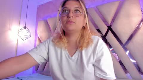 Amalia Im Back See you soon this January 7 at 10 pm Colombia time online show from 28, 1, 2025