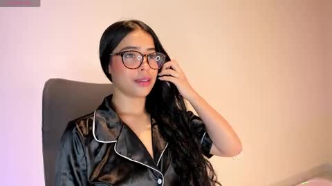 Snapshot of amaliaandrade chatting on 15, 4, 2026 Amalia real MIA online show from 15, 4, 2026