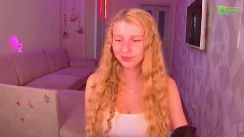 Snapshot of amaliaqueen999 chatting on 26, 10, 2025 Amalia online show from 26, 10, 2025