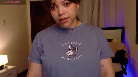 Snapshot of amand1_sweet chatting on 8, 11, 2025 online show from 8, 11, 2025