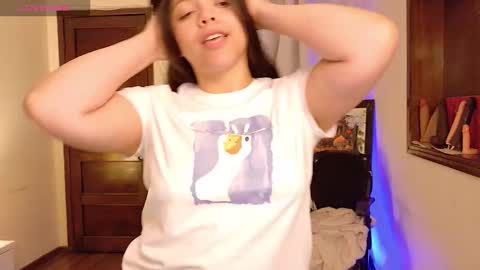 Snapshot of amand1_sweet chatting on 2, 12, 2025 online show from 2, 12, 2025