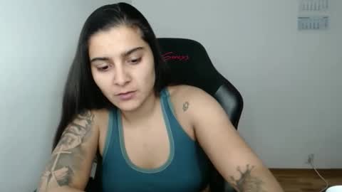 Snapshot of amanda5star chatting on 13, 1, 2026 The queen of the biceps online show from 13, 1, 2026