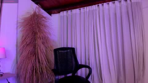 Snapshot of amanda_26 chatting on 29, 10, 2025 Luisa online show from 29, 10, 2025