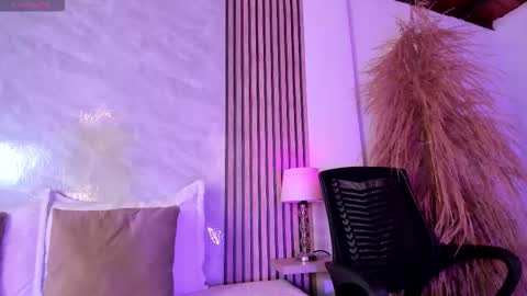 Snapshot of amanda_26 chatting on 31, 10, 2025 Luisa online show from 31, 10, 2025