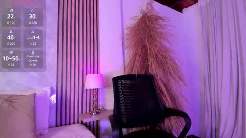 Snapshot of amanda_26 chatting on 6, 11, 2025 Luisa online show from 6, 11, 2025